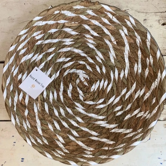 💥💥💥SOLD💥💥💥 NWT Target Bullseye Round Woven Tray - Picture 5 of 11